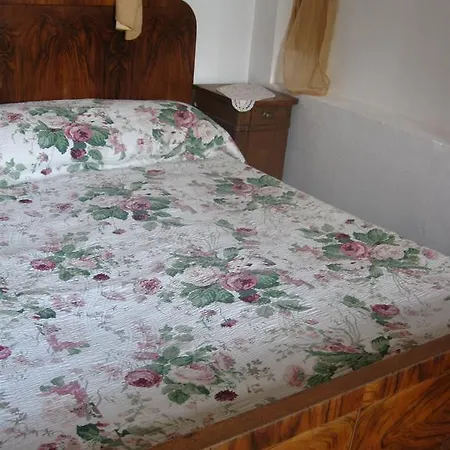 Vila 11 Bed and Breakfast