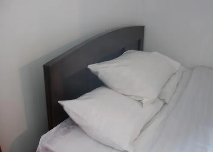 Vila 11 Bed & Breakfast *